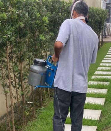 Equipe de dedetização em atendimento no Litoral de São Paulo